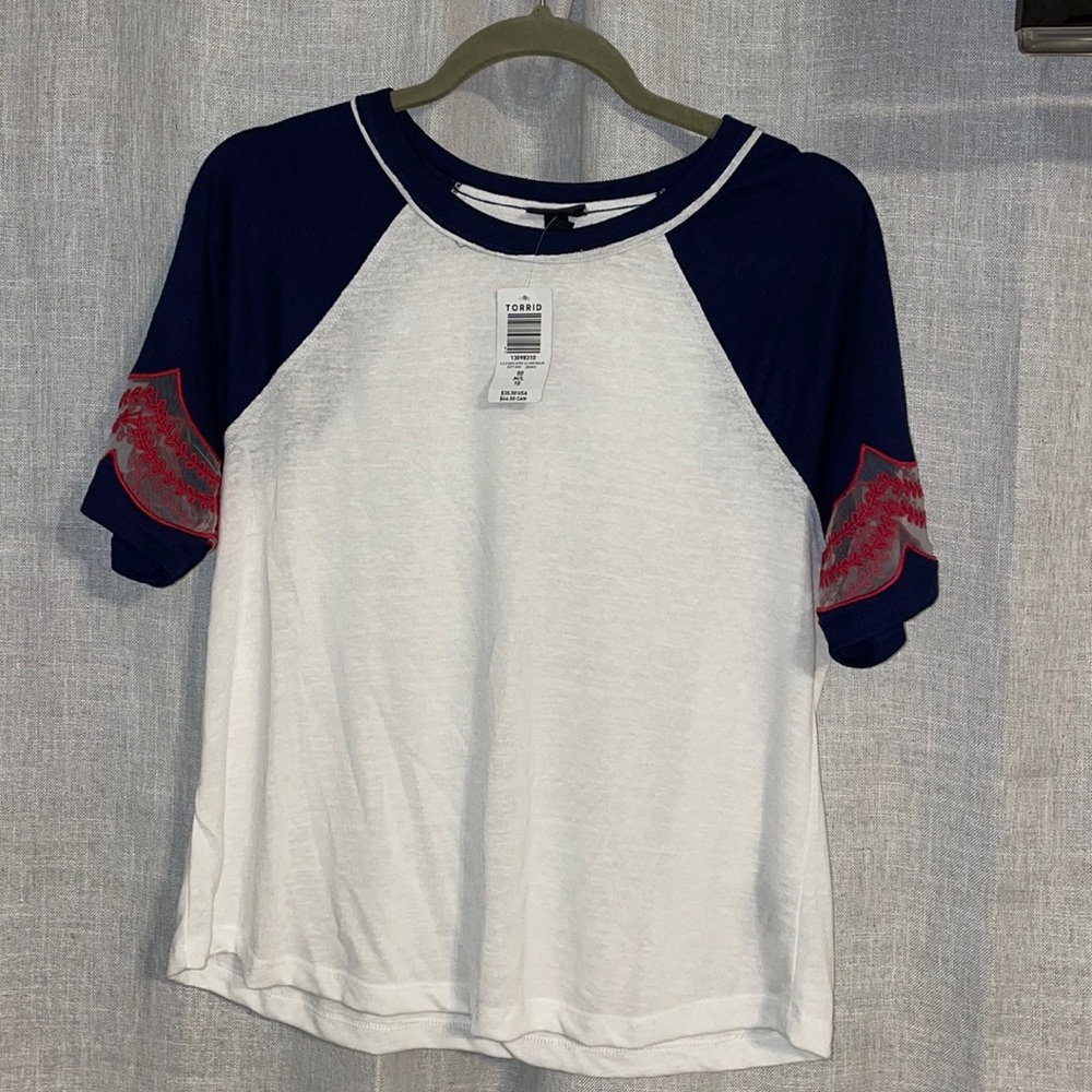 Torrid short sleeve size 00